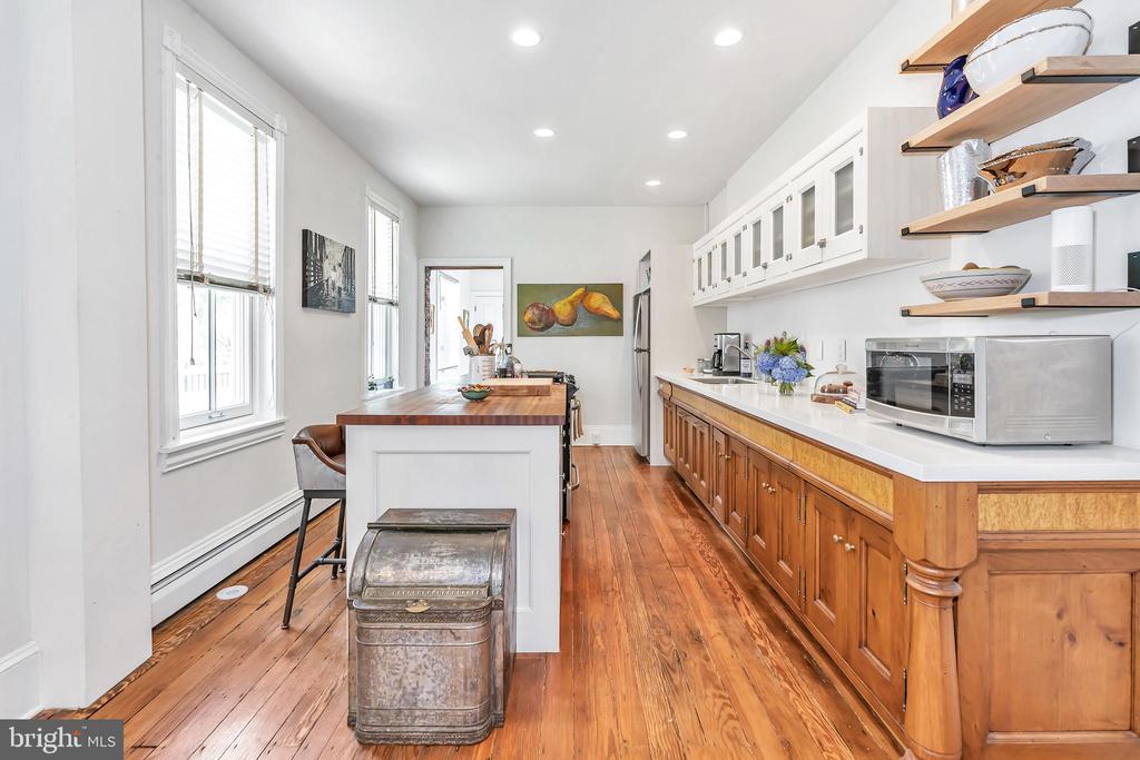 2454 W 16TH STREET