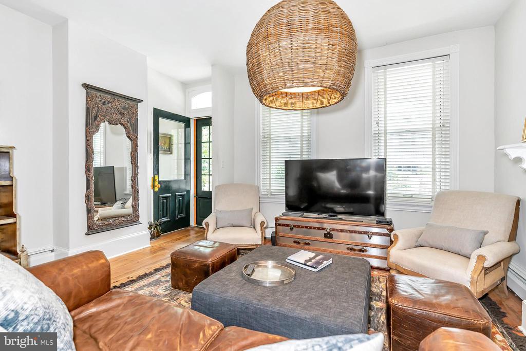 2454 W 16TH STREET