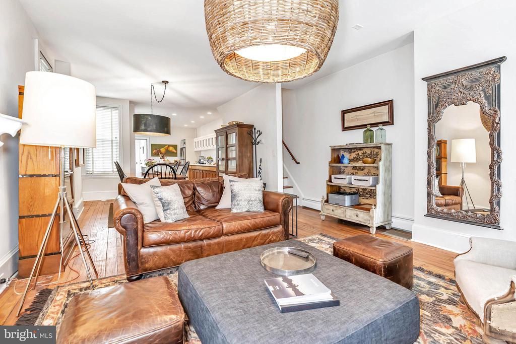 2454 W 16TH STREET