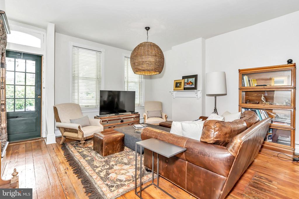 2454 W 16TH STREET