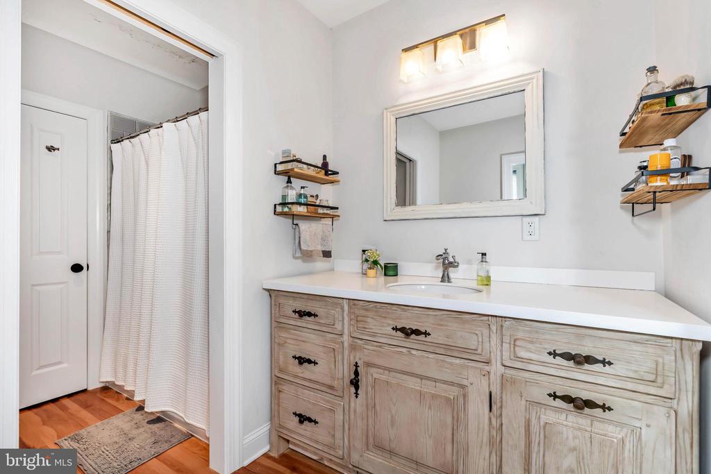 2454 W 16TH STREET
