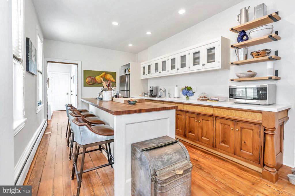 2454 W 16TH STREET