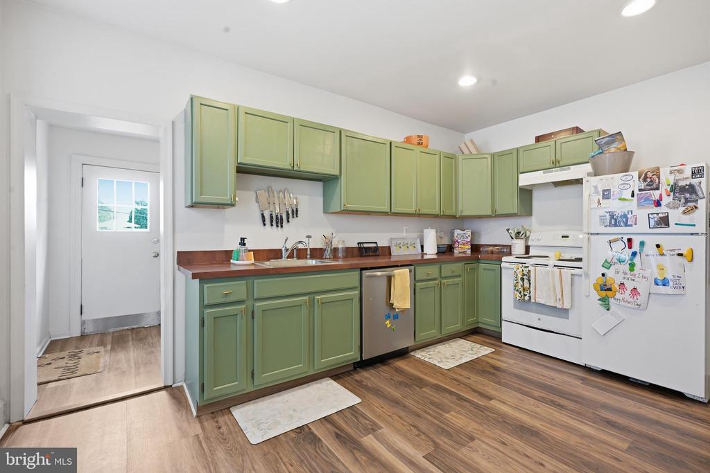 1111 W 9TH STREET