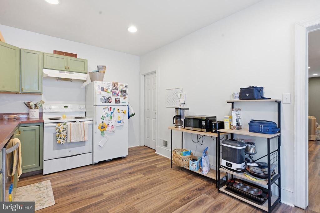 1111 W 9TH STREET