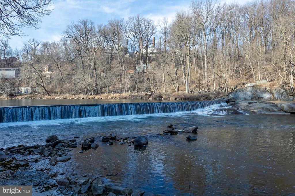 15 BRANDYWINE FALLS ROAD