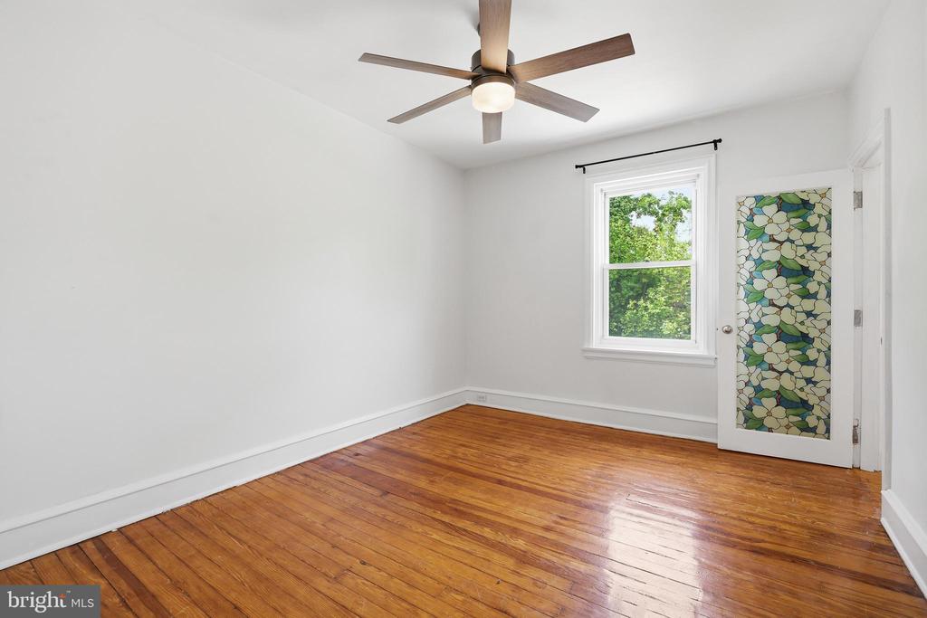 406 W 20TH STREET