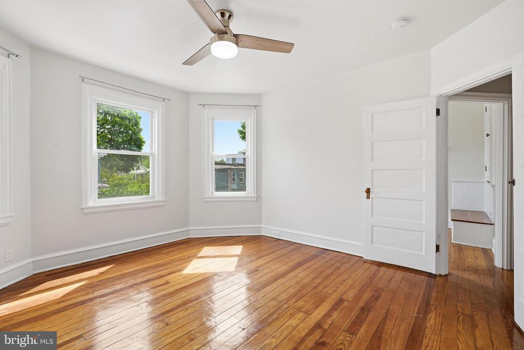 406 W 20TH STREET