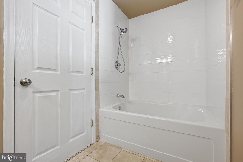 406 W 20TH STREET
