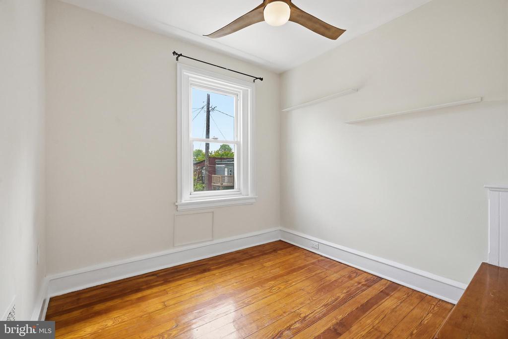 406 W 20TH STREET