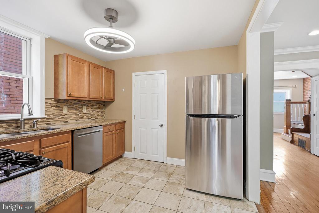 406 W 20TH STREET