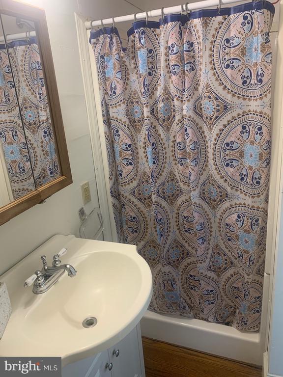 817 N JACKSON STREET Unit: 2