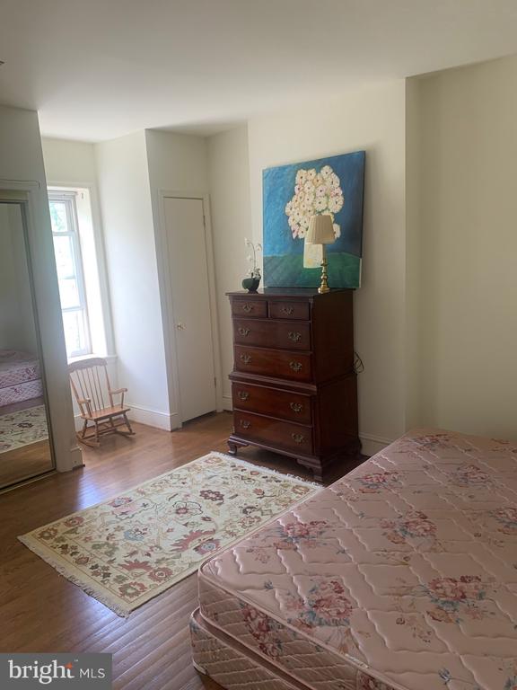 817 N JACKSON STREET Unit: 2
