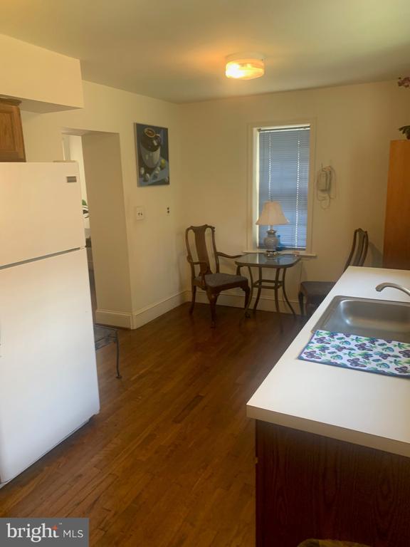 817 N JACKSON STREET Unit: 2