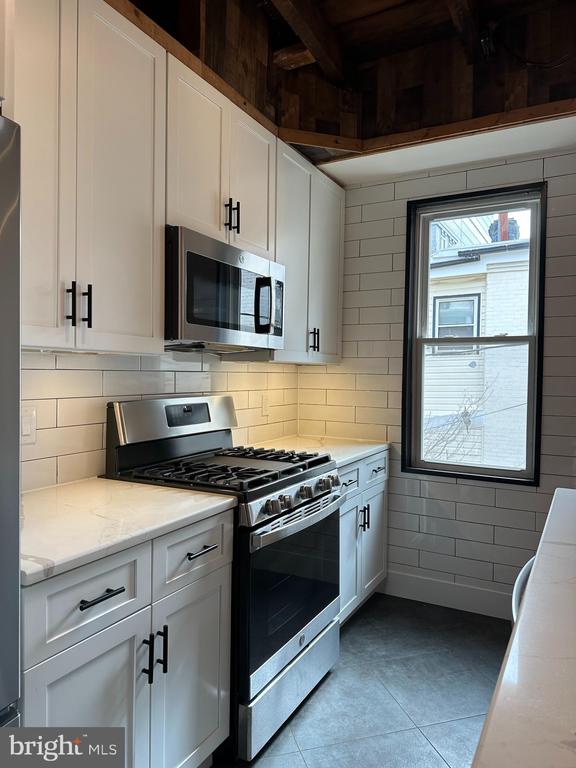 115 W 13TH STREET Unit: 2