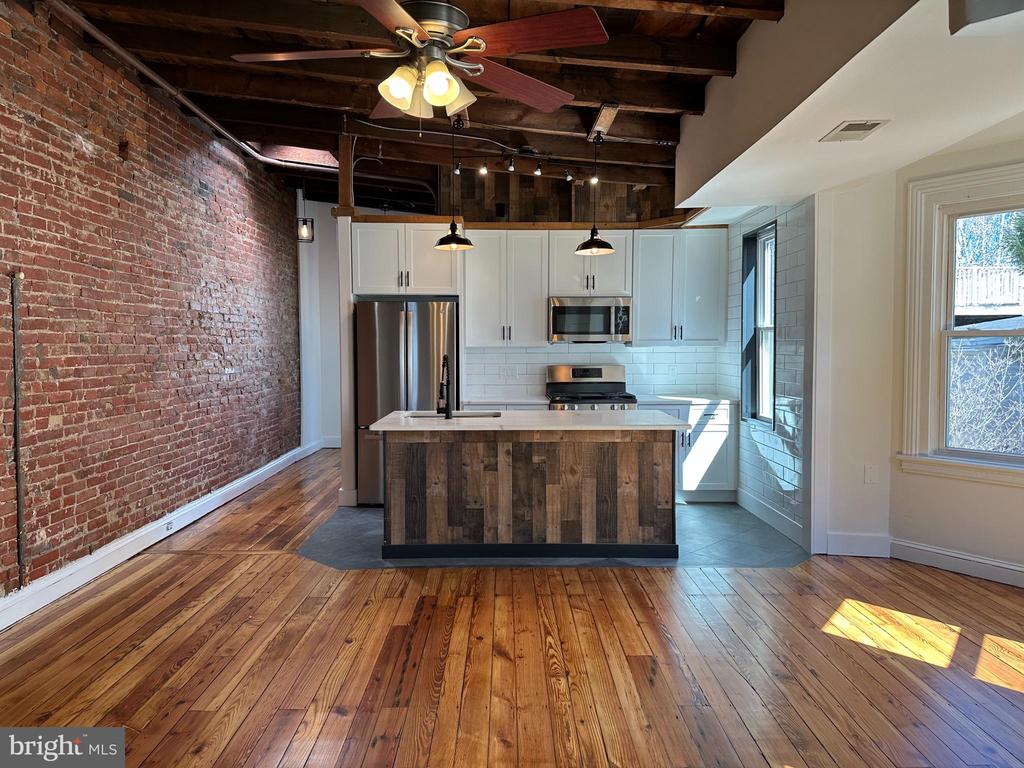 115 W 13TH STREET Unit: 2