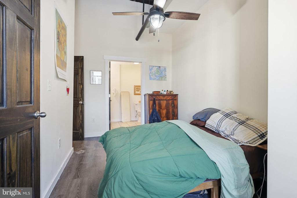 833 N MARKET STREET Unit: 302