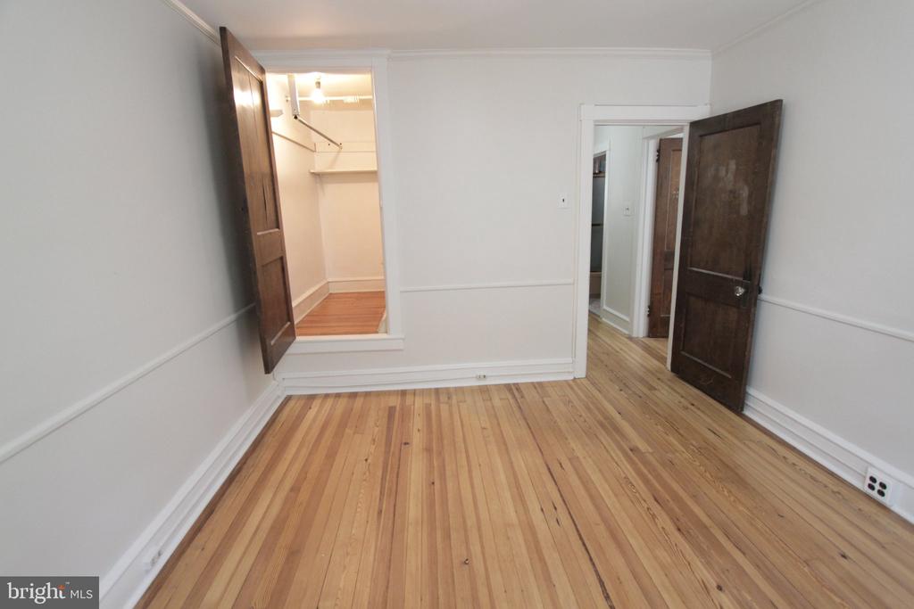 804 W 21ST STREET