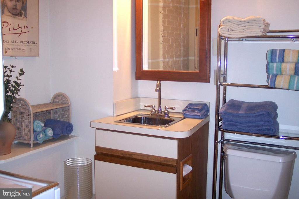 819 N JACKSON STREET Unit: 1