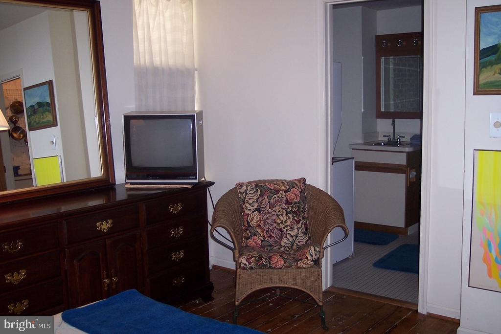 819 N JACKSON STREET Unit: 1