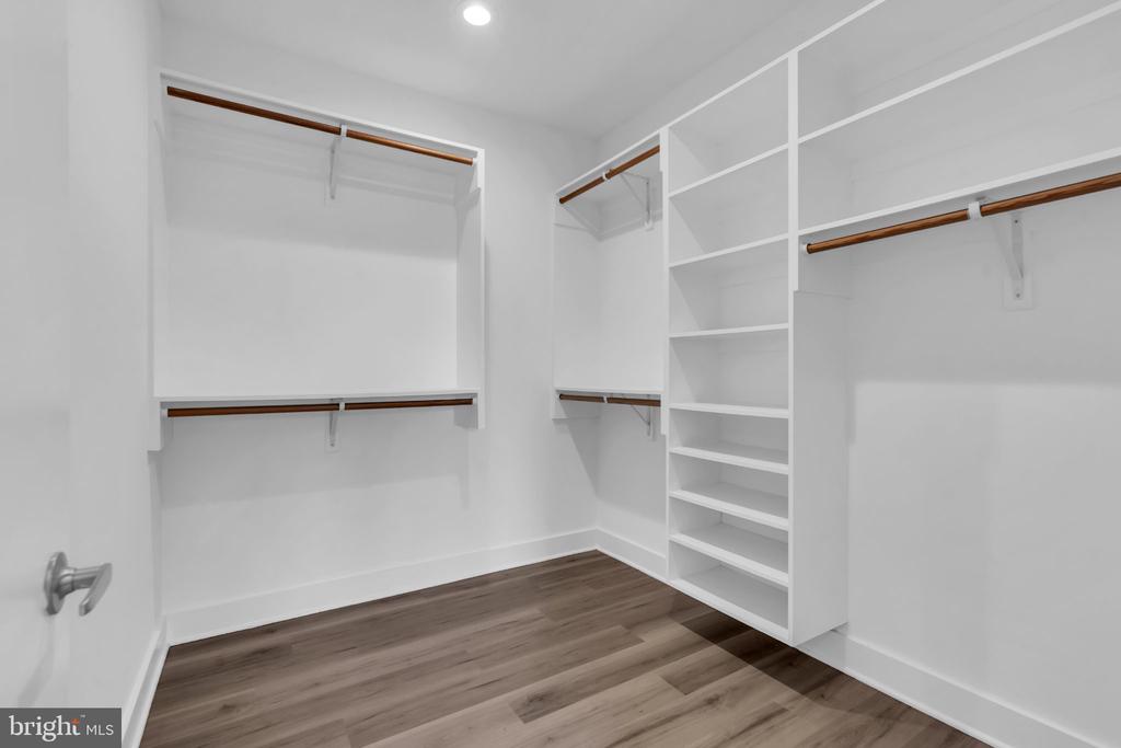 412 N FRONT STREET Unit: 31