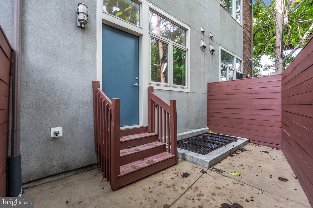 412 N FRONT STREET Unit: 31