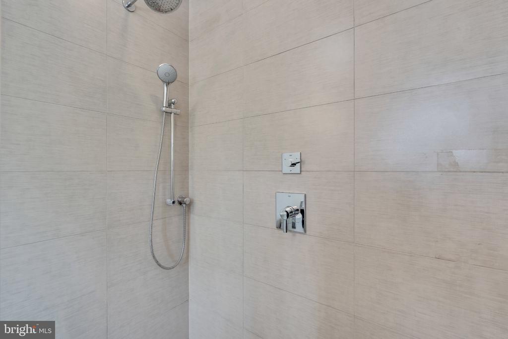 412 N FRONT STREET Unit: 31