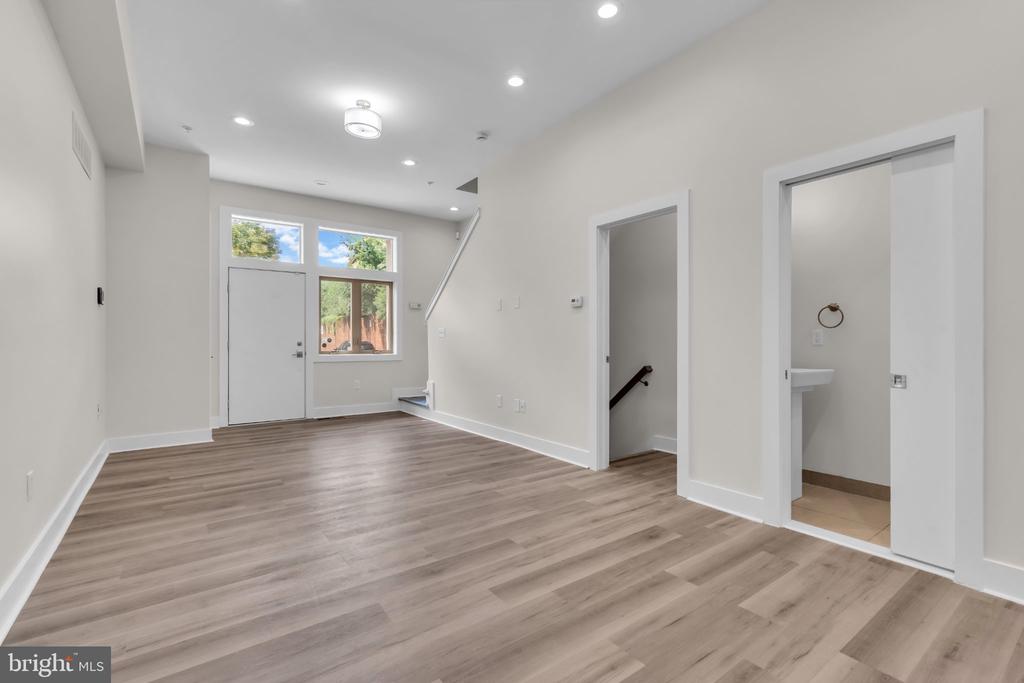 412 N FRONT STREET Unit: 31
