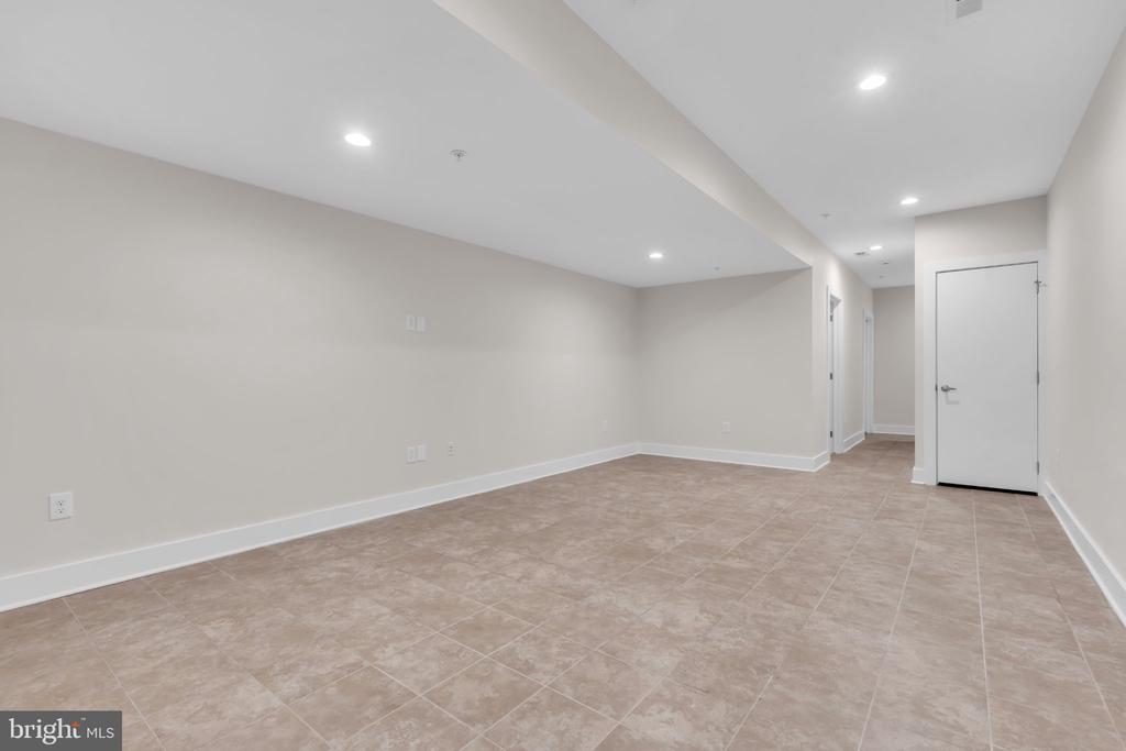 412 N FRONT STREET Unit: 31