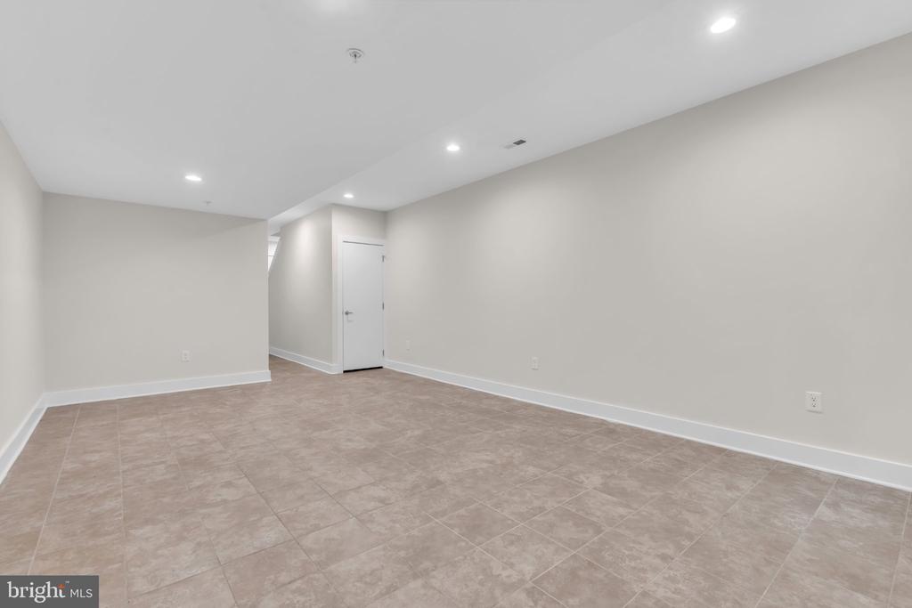 412 N FRONT STREET Unit: 31