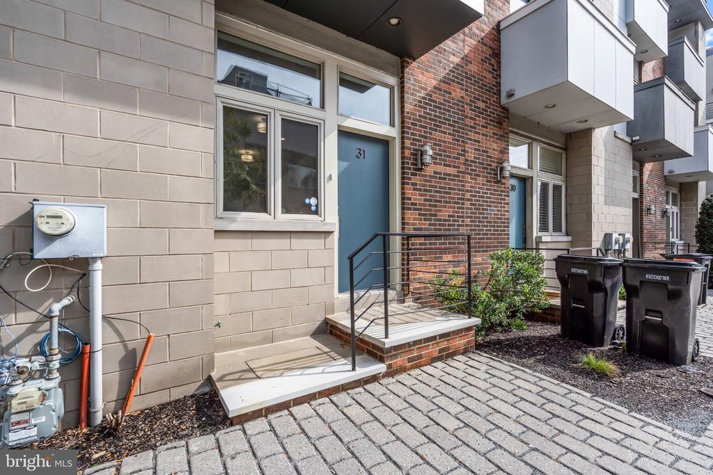 412 N FRONT STREET Unit: 31