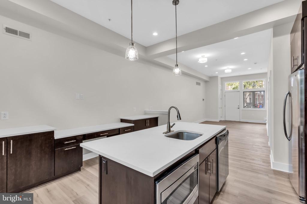 412 N FRONT STREET Unit: 31