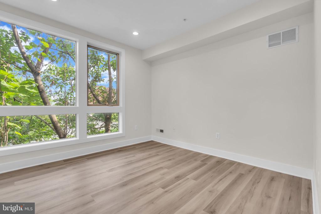 412 N FRONT STREET Unit: 31