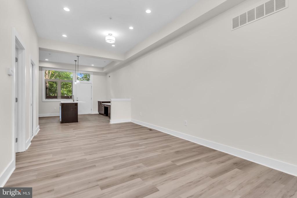 412 N FRONT STREET Unit: 31