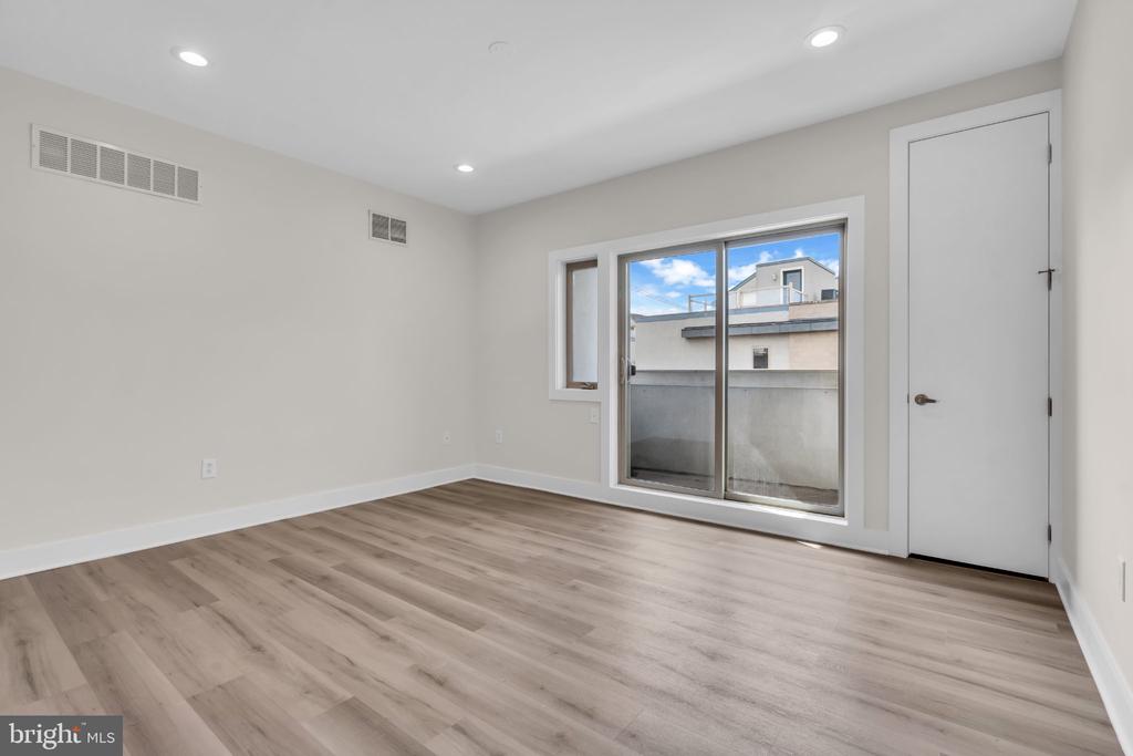 412 N FRONT STREET Unit: 31