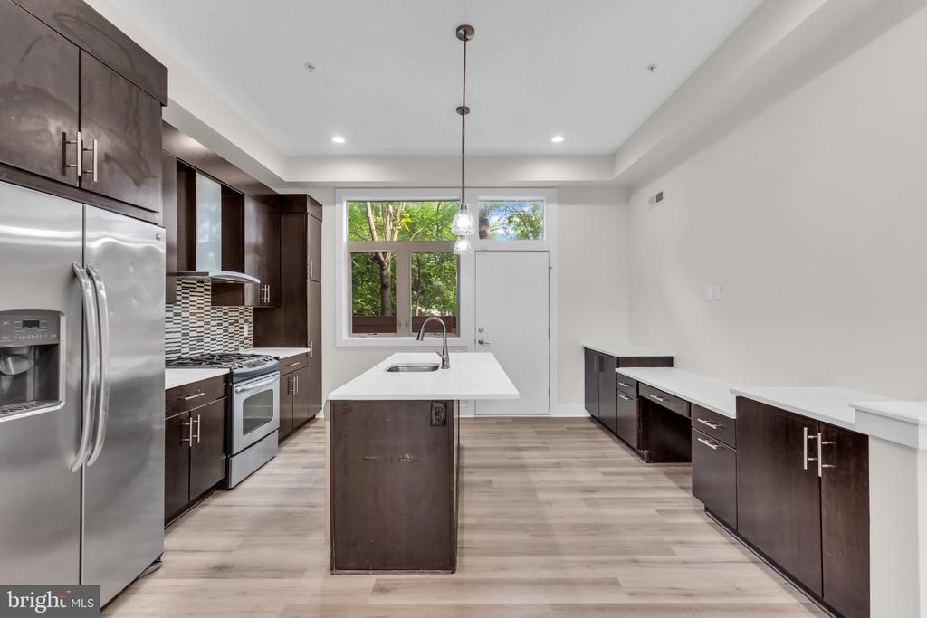 412 N FRONT STREET Unit: 31