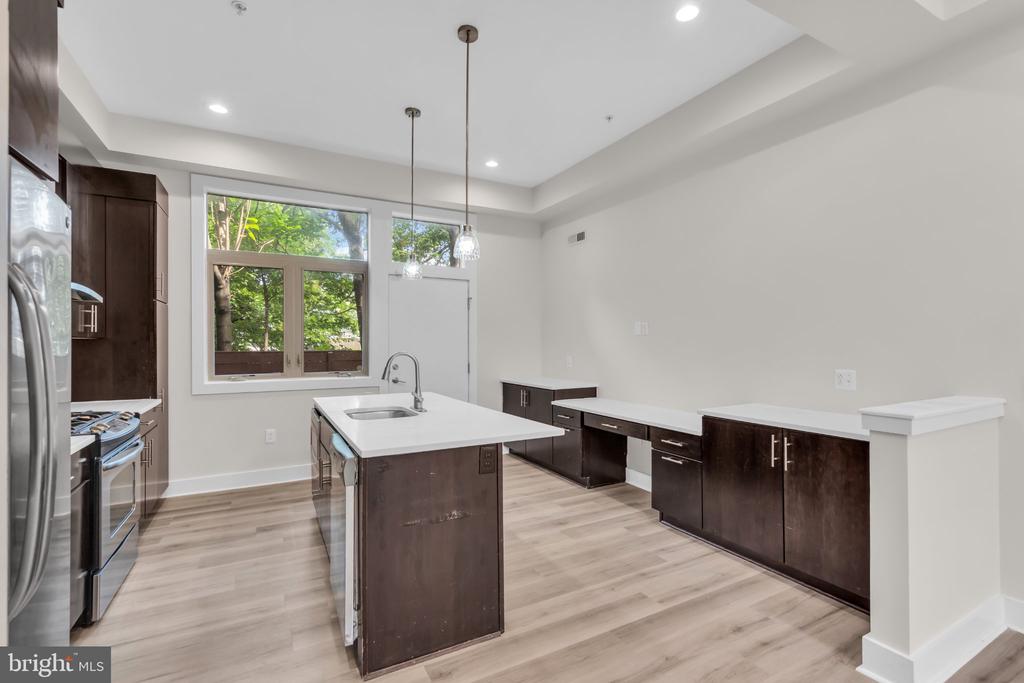 412 N FRONT STREET Unit: 31