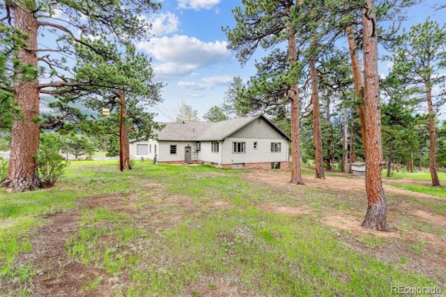 640 Pinewood Lane