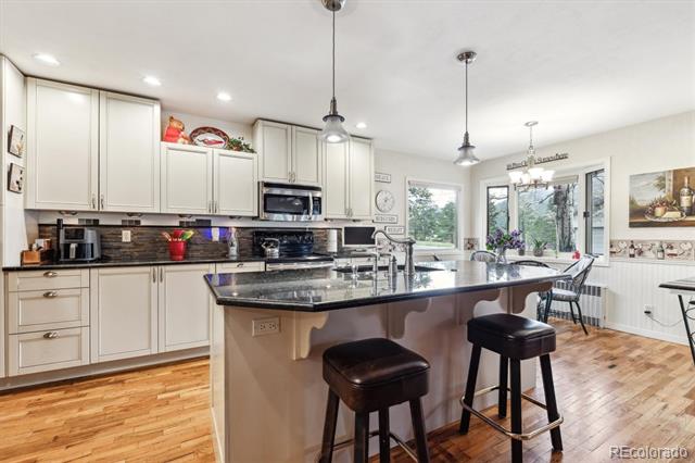 640 Pinewood Lane