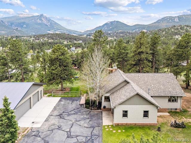 640 Pinewood Lane