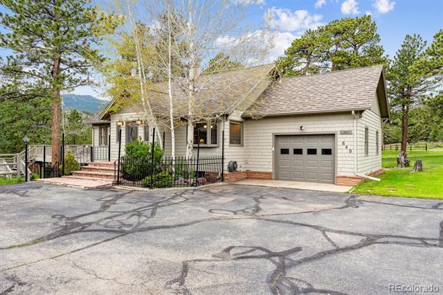 640 Pinewood Lane