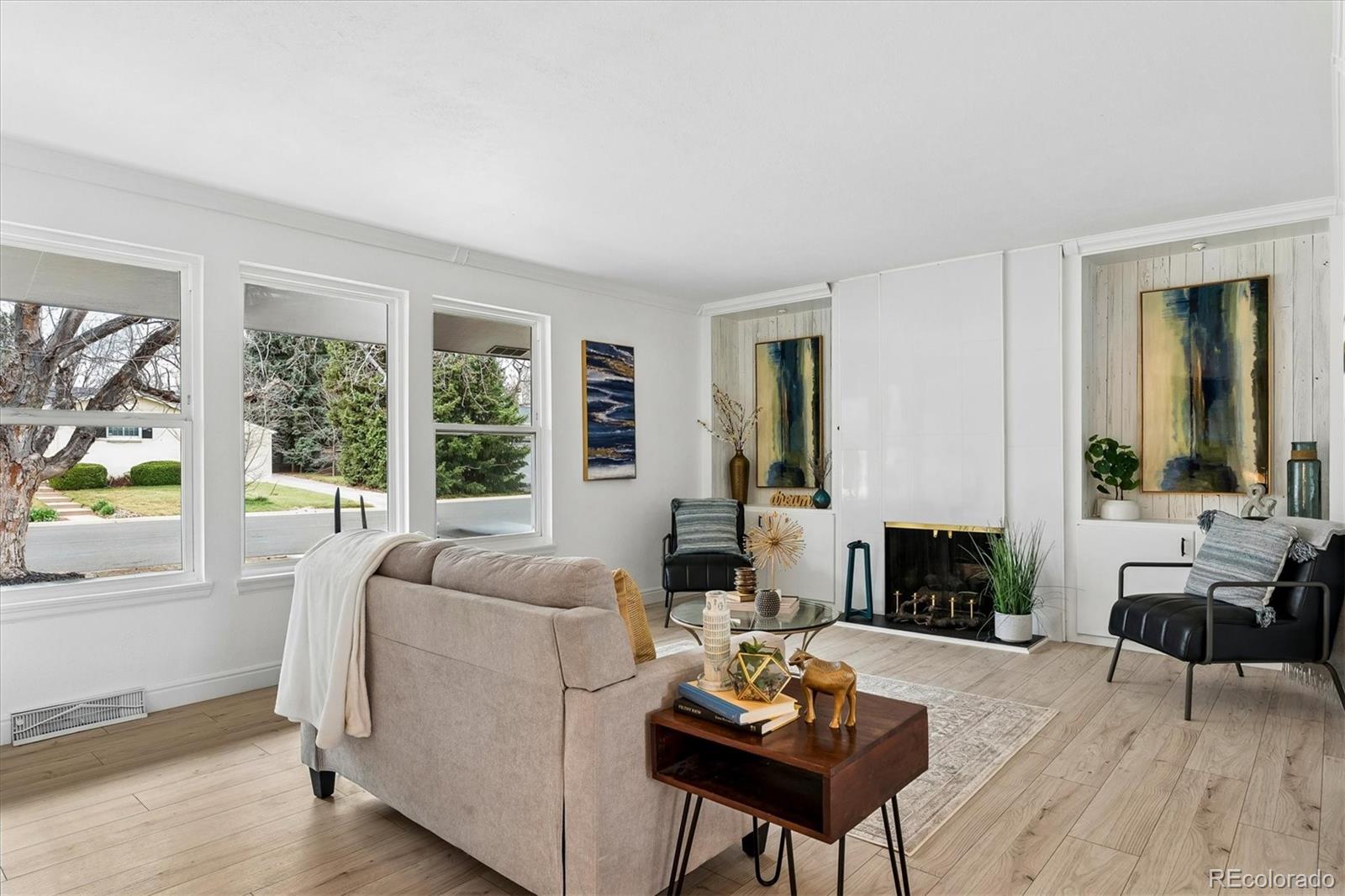 2291 W Briarwood Avenue