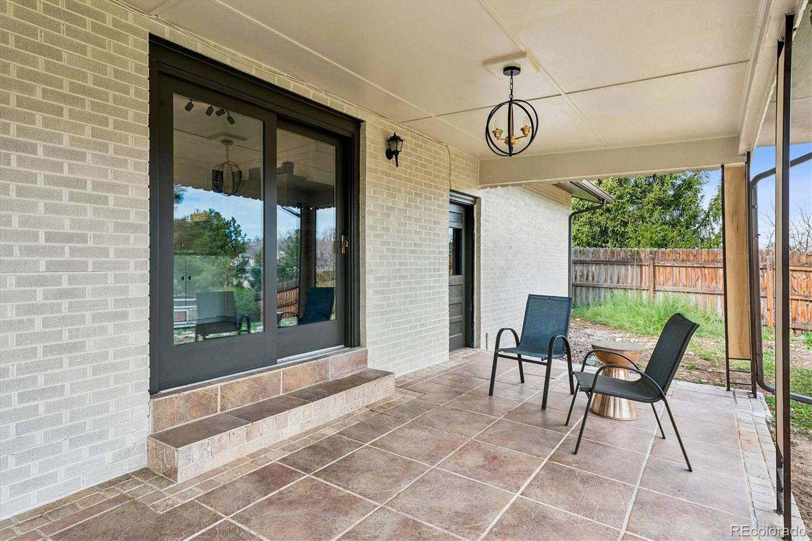 2291 W Briarwood Avenue