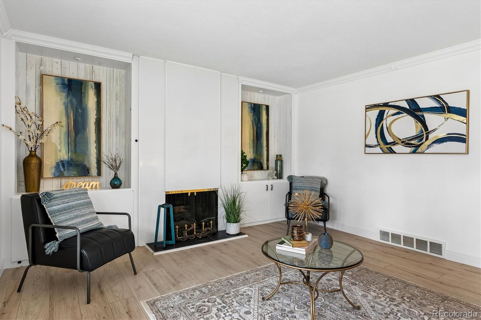 2291 W Briarwood Avenue