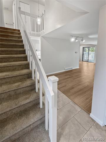 2833 S Lansing Way