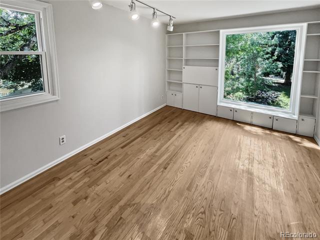 2833 S Lansing Way