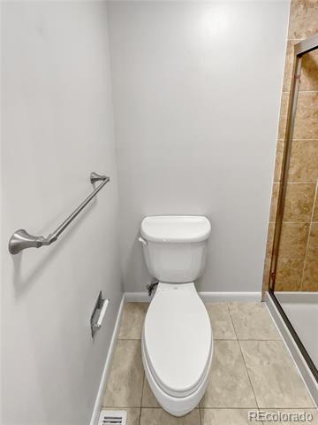 2833 S Lansing Way