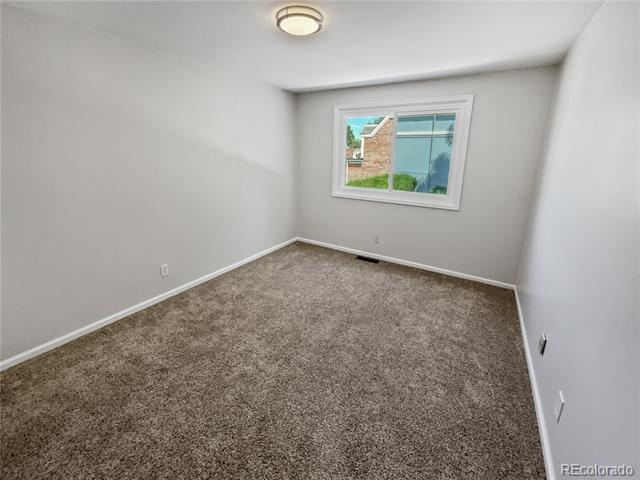 2833 S Lansing Way