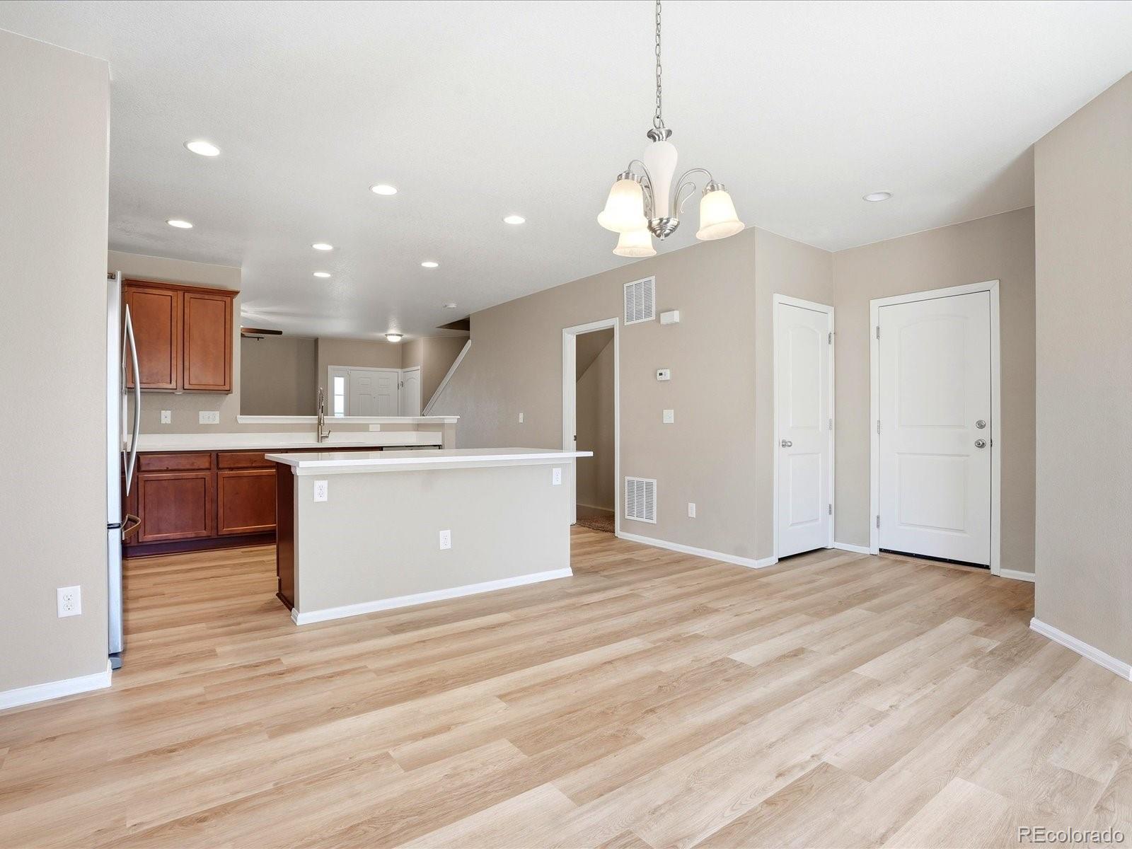 1981 Amber Sun Court