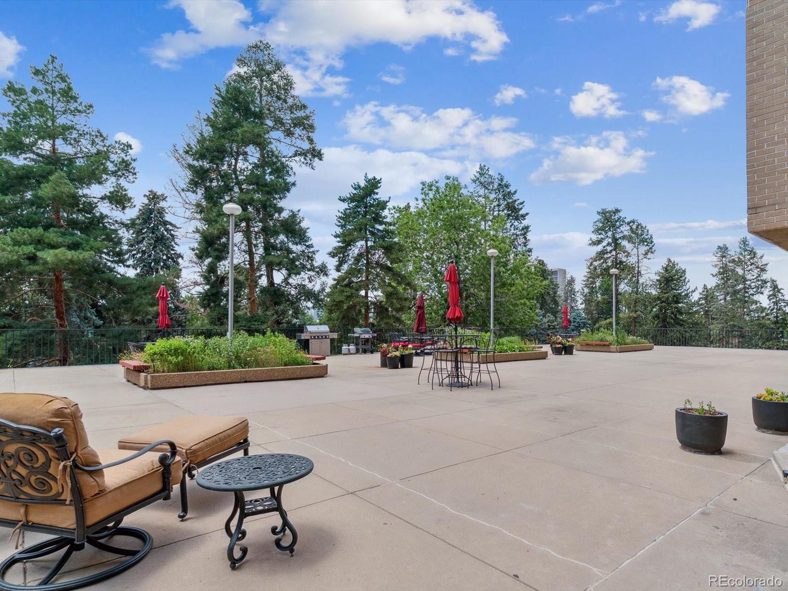 1111 Race Street Unit: 3A