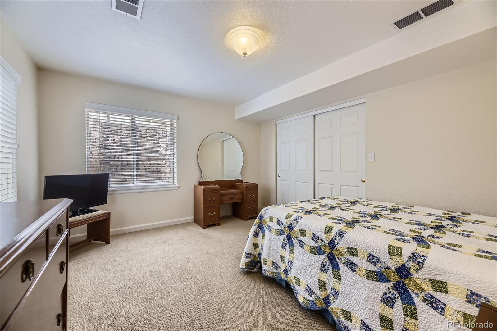 2420 S Ellis Court